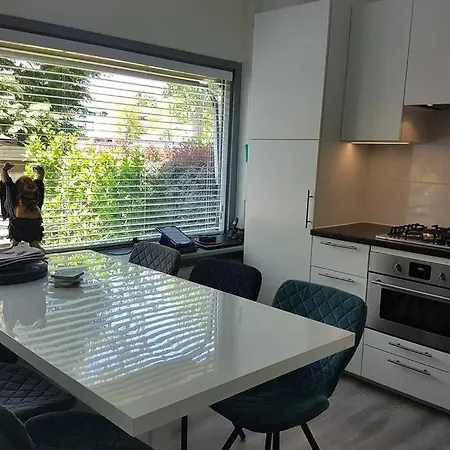 Great 10 Min. Near Amsterdam Landsmeer